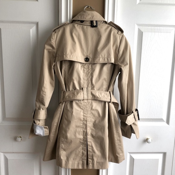 *SOLD* BANANA REPUBLIC Water-Resistant Short Trench Coat - Picture 2 of 11